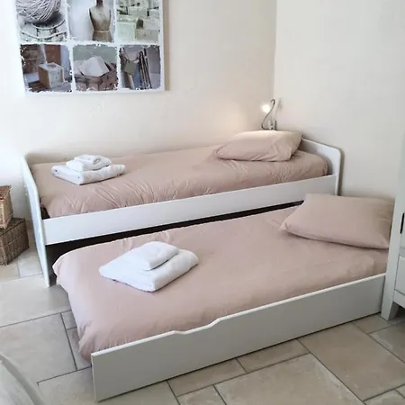 Holiday home Le De Marie *